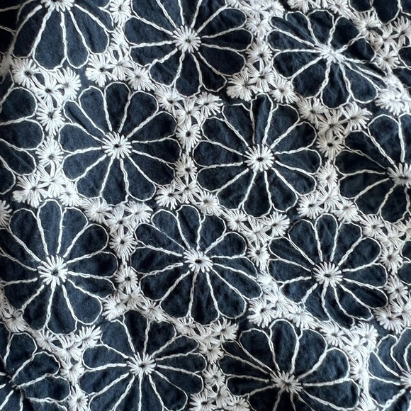 Bardot Broderie Off-Shoulder Top – Size Medium – Sexy & Stylish! - Picture 10 of 11